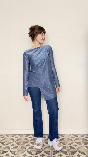 ASYMMETRICAL SHINY BLUE LONGSLEEVE