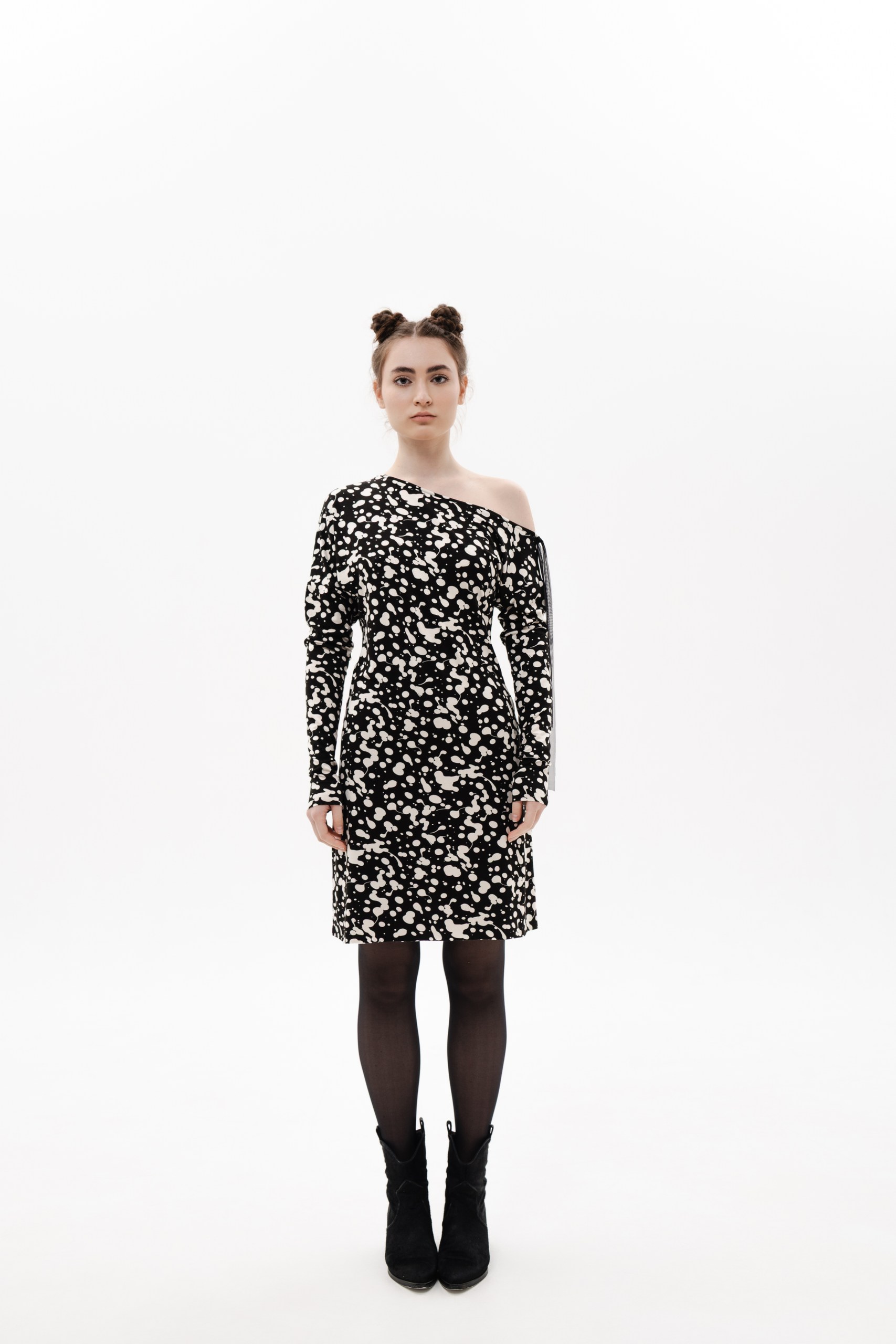 ONE-SHOULDER PRINT BLACK DRESS - Image 2