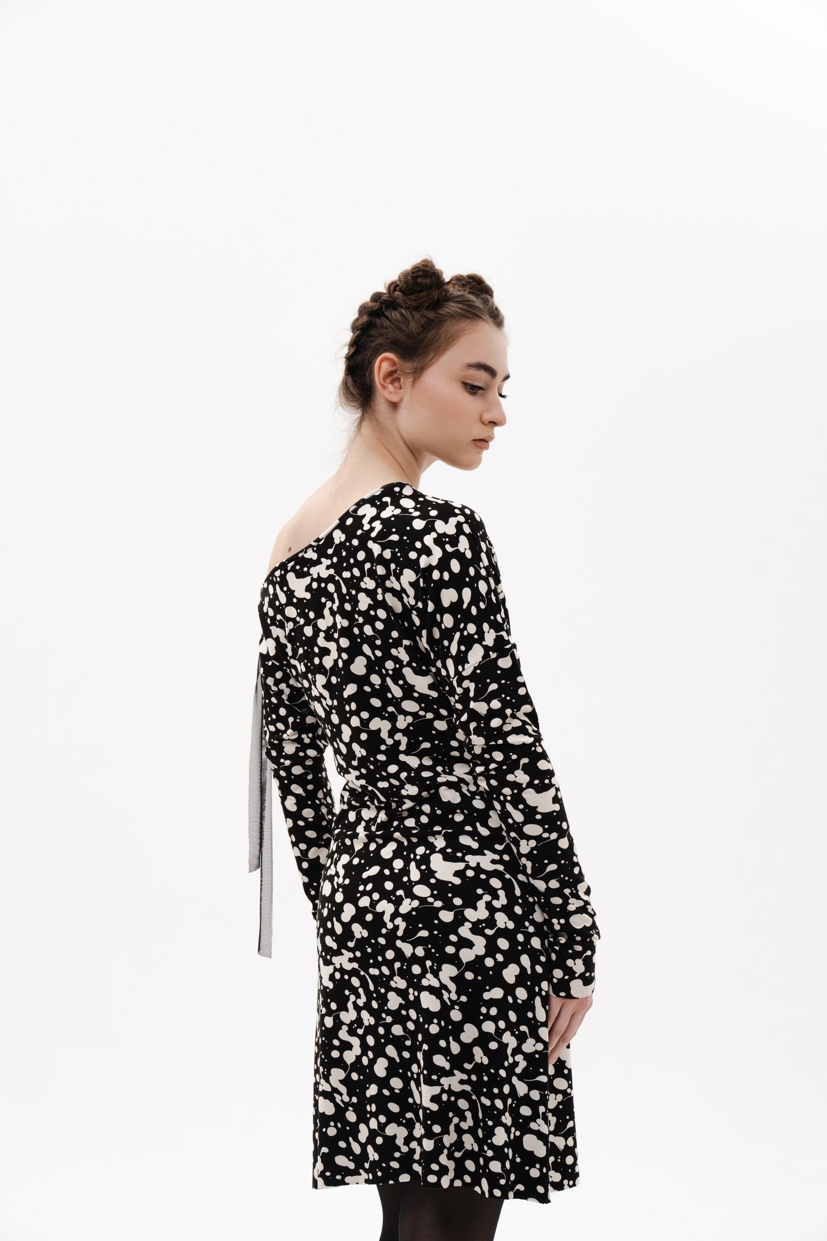 ONE-SHOULDER PRINT BLACK DRESS - Image 4